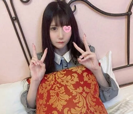 FC2-PPV-3292477 她被一个她看不起的男人抱住了