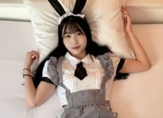 FC2-PPV-4789442 身着啦啦队服的澪甩着马尾辫光滑的阴道被粗暴地插入