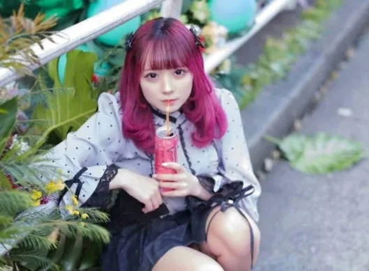 FC2-PPV-4595367 拥有超过一万名粉丝的现任偶像