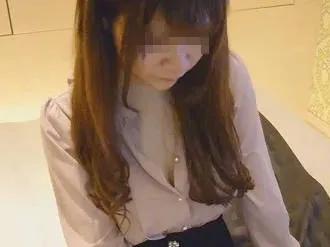 FC2-PPV-4584276 苗条妻子出轨丈夫以偿还债务