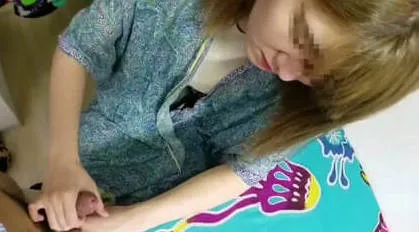 FC2-PPV-1459187 苗条的年轻妻子因为无力偿还贷款而被讨债人强奸