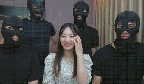 FC2-PPV-4470786 经验人数2人清纯系美女扭捏街头逆搭讪人生初5P肉便器挑战