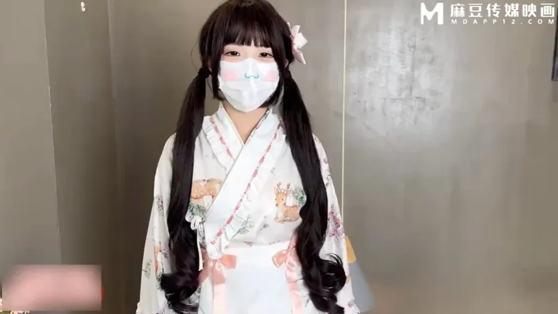 線下cos陪玩白嫩蘿莉遇到變態客戶 QQ糖