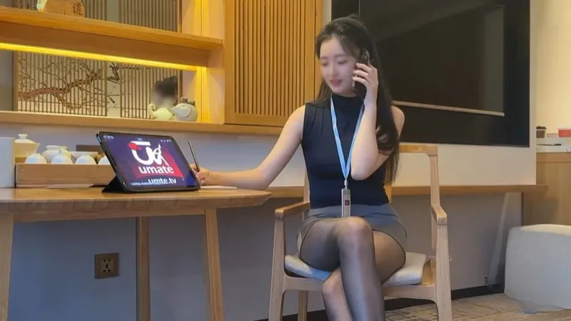 淫荡秘书贞洁攻陷被肉棒填满初尝淫欲欢 播音系小美