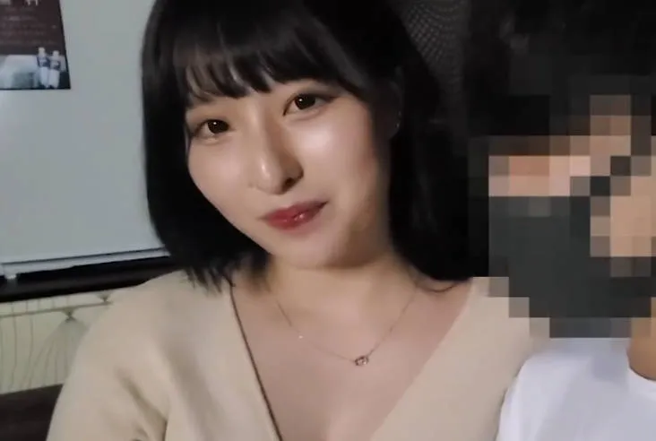 FC2-PPV-2364487 散发着性感魅力的美女