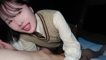 FC2-PPV-4792612 插入仅一分钟就喷涌而出