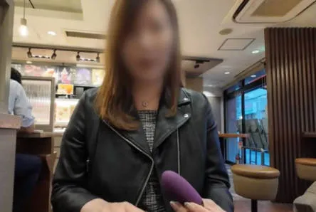 FC2-PPV-4579673 趁丈夫不在时远程遥控私密会面