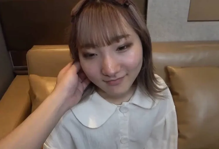 FC2-PPV-2707491 身材苗条的女孩