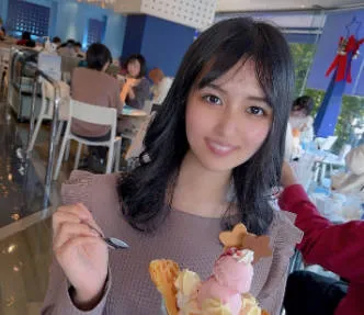 FC2-PPV-3147619 职校生被诱骗到咖啡厅的紧急楼梯口遭受猥亵行为