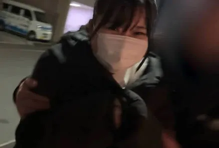 FC2-PPV-4619584 她很可爱而且超级敏感