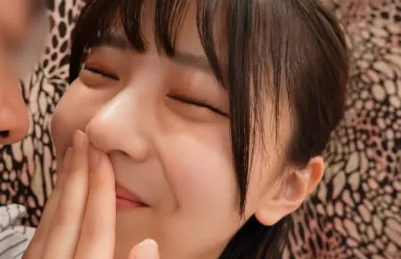 FC2-PPV-4598216 连续7次射精让我失去了处女之身