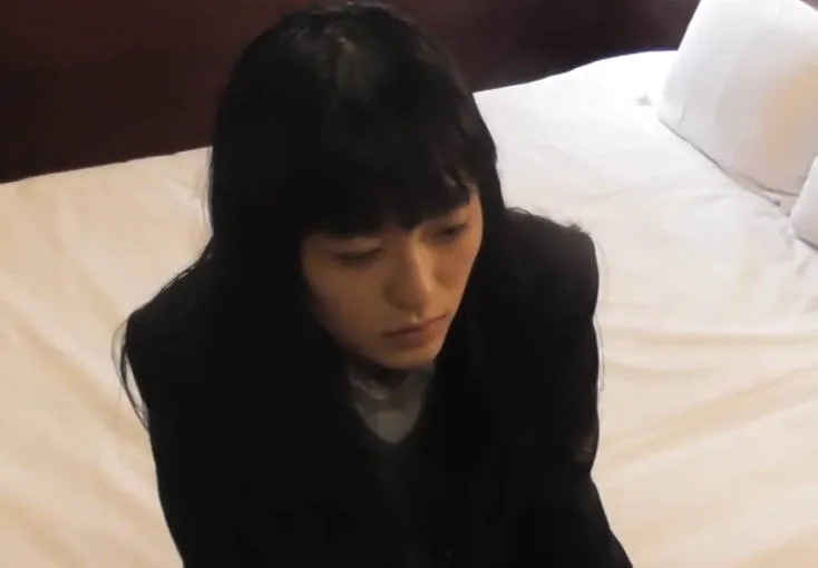 FC2-PPV-2688403 被逼舔脚无声中出