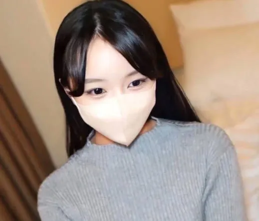 FC2-PPV-4602994 一个待在家里的女人