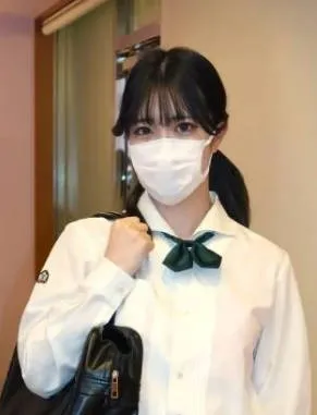 FC2-PPV-4660850 素人中出潮吹