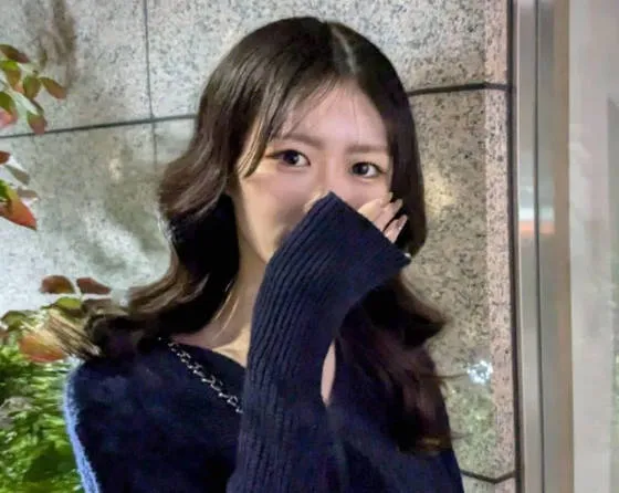 FC2-PPV-4656295 皮肤白皙胸部美丽20岁女孩