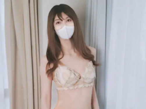 FC2-PPV-4804317 身材苗条臀部曲线优美的樱