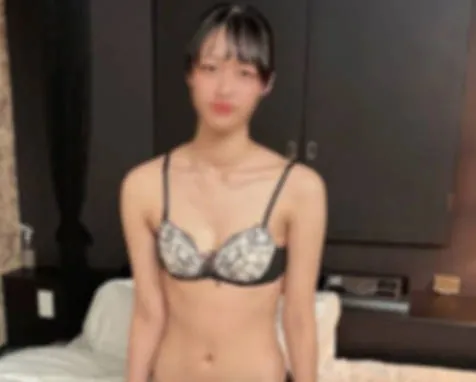 FC2-PPV-4609649 身材高挑皮肤白皙