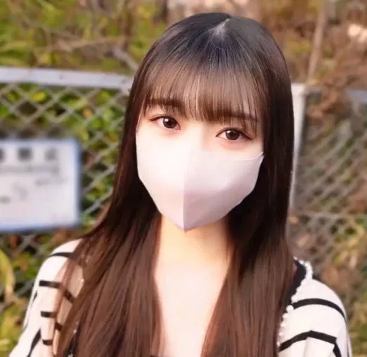 FC2-PPV-4352690 零经验处女无恋爱经验的地下偶像