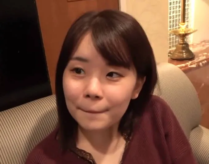 FC2-PPV-1543511 直到四月才毕业的高中生