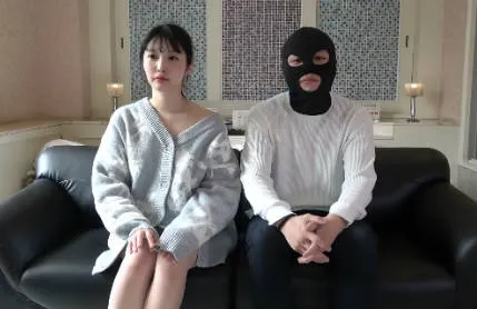 FC2-PPV-4631125 对小脸黑发美女尽情施展他们钟爱的主戏