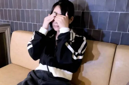 FC2-PPV-4798066 从未尝试过口交的可爱素人