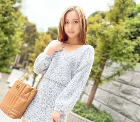 FC2-PPV-3171689 被一个性感的虐待狂女孩惩罚