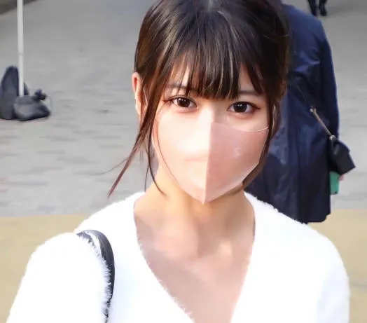 FC2-PPV-4003498 这个害羞的女孩