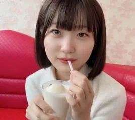 FC2-PPV-3845406 利用金钱和权力诱骗一位拥有天使般笑容的少女