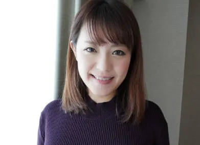 FC2-PPV-3049060 身穿白袜和校服的初音未来