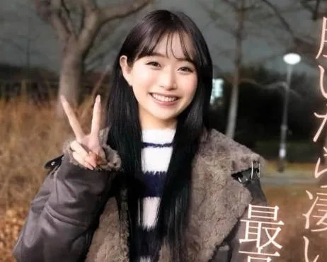 FC2-PPV-4637079 令人无法抗拒的美丽降临