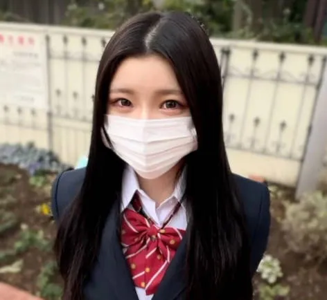 FC2-PPV-4652724 女孩乞求被中出