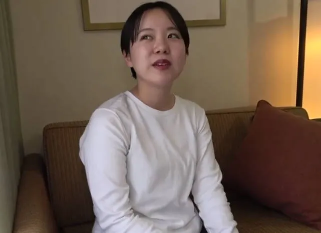 FC2-PPV-3012843 现役女优也能在里面射精