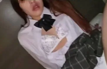 FC2-PPV-1823399 女生为了钱和住宿在陌生男子家过夜