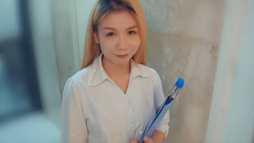 XV003 保险女业务用骚逼换业绩 梁幂