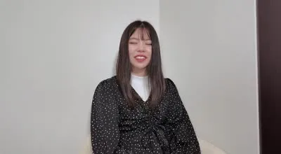 FC2-PPV-4528449 纯真无垢的大学生被老头玩弄到中出