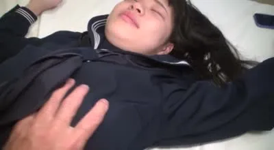 FC2-PPV-4692217 黑长直水手服少女清纯外表下的疯狂高潮