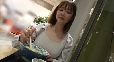 FC2-PPV-4480519 天然H杯和美颜