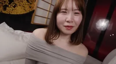 FC2-PPV-4463277 在上野公园生活的美女