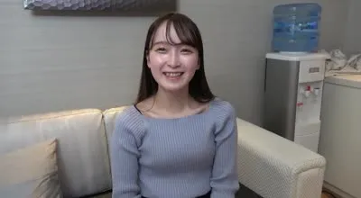 FC2-PPV-4430742 播音员志望清纯安静美女春香酱