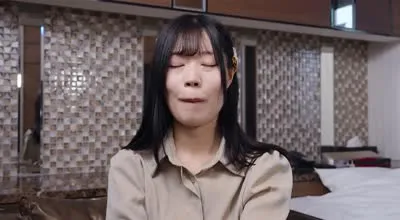 FC2-PPV-4340132 人妻不能插入但手和口可以