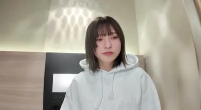 FC2-PPV-4339979 中性风雫酱