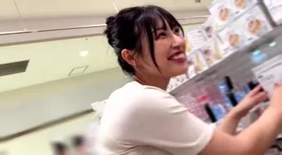 FC2-PPV-4700618 可爱调皮的护士