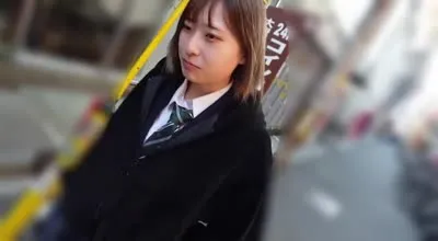 FC2-PPV-4242545 学校翘课中的美形学生