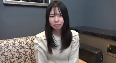 FC2-PPV-4235491 黑发美女莲华酱