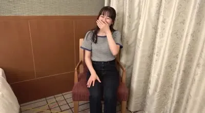 FC2-PPV-4106665 教師志望的美白纤细清纯美女