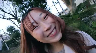 FC2-PPV-4267619 她身材高挑苗条声音可爱天真无邪