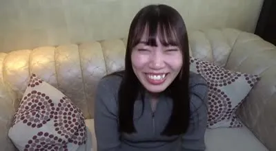 FC2-PPV-4700697 八头身172cm美腿模特出身的苗条美人千秋酱