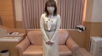 FC2-PPV-3259430 来自乡下的失意大学生