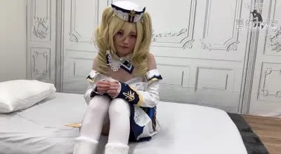 FC2-PPV-4751270 白皙肌肤和无毛阴户的偶像美酱