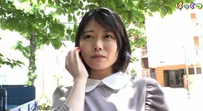 FC2-PPV-4751650 清纯无邪的女大学生